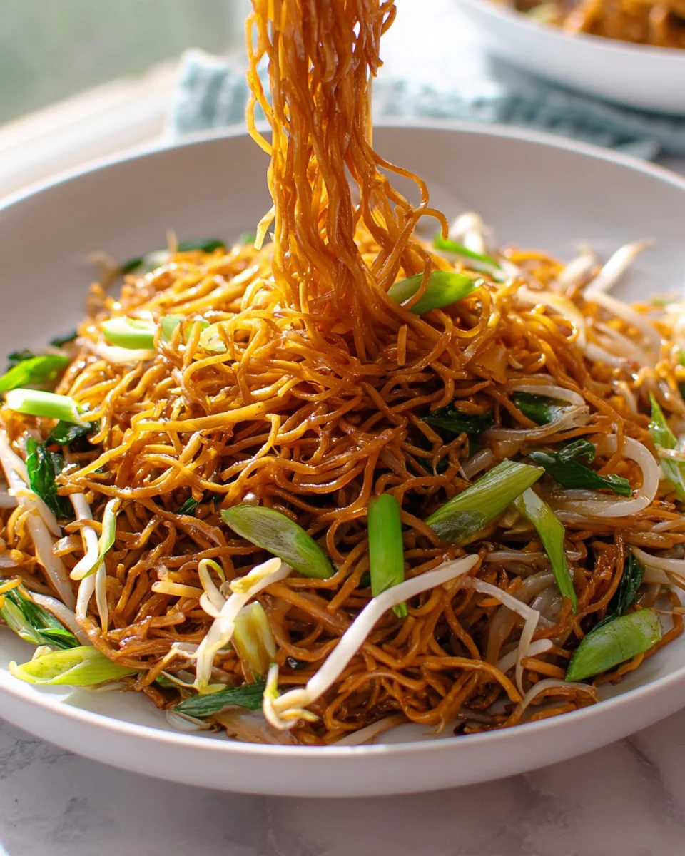 Cantonese Chow Mein: Traditionelles Rezept mit Rind & Gemüse